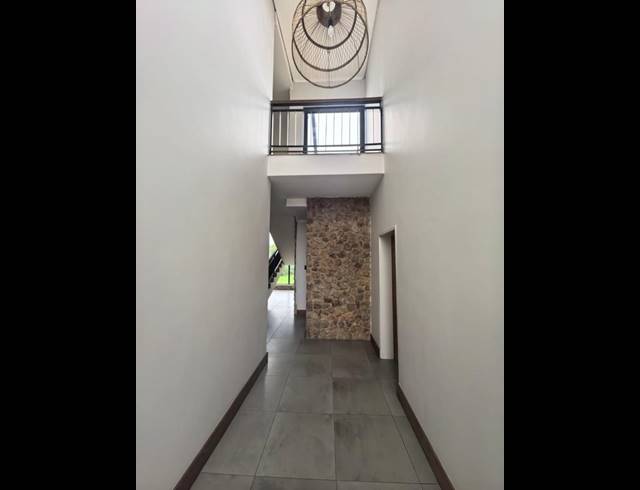 5 BEDROOM HOUSE FOR SALE IN BLUE VALLEY GOLF ESTATE